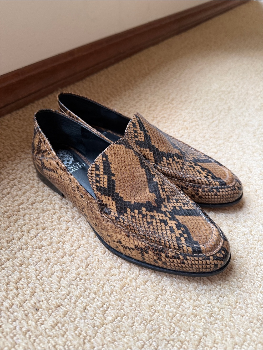 Women’s Vince Camuto Brown Snake-Print Slip-On Loafers - sz 8
